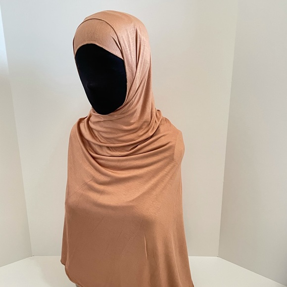 Hijab - Made In Dubai UAE - Picture 5 of 6